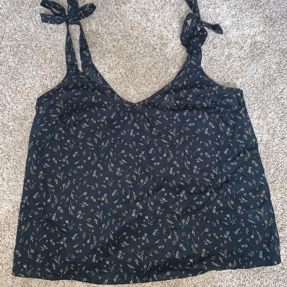 Tie at shoulder Crop/Tank Top